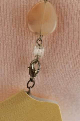 Dámský náhrdelník - řetízek s perleťovými korálky 
