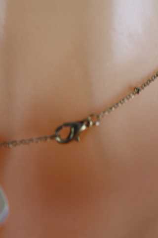 Dámský náhrdelník - řetízek s kytičkami krátký