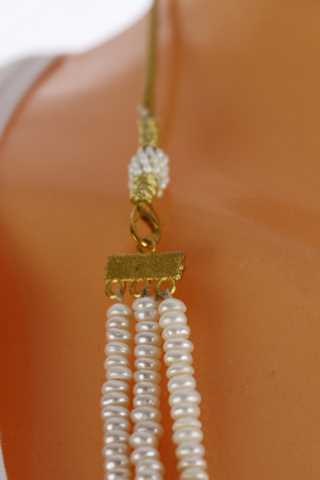 Dámský náhrdelník korálky na textilní šňůrce