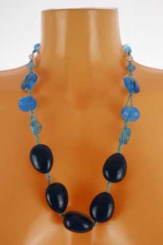 Dámský náhrdelník - dlouhé korálky, korálky omotané textilní šňůrkou