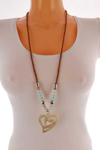 Dámský náhrdelník - na textilní šňůrce umělohmotné srdíčko a korálky
