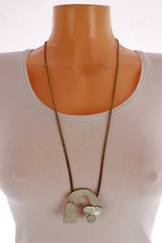 Dámský náhrdelník - plochý řetízek s dřevěným přívěškem